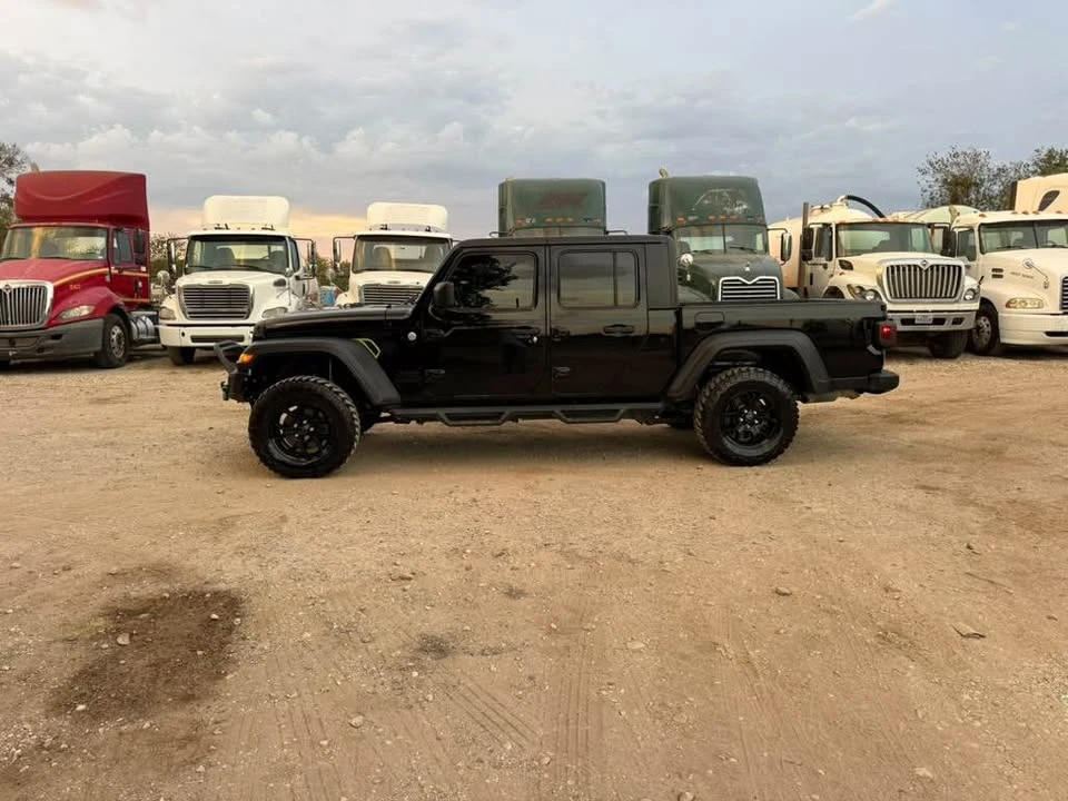 2020 Jeep JT Gladiator - Image 2 of 9