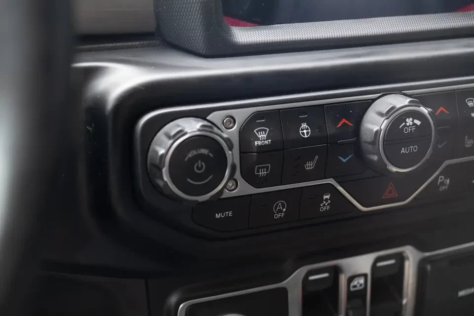 2020 Jeep JT Gladiator - Image 13 of 19
