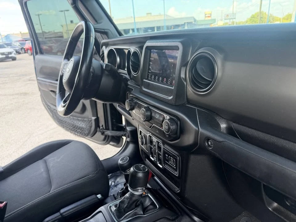 2020 Jeep JT Gladiator - Image 15 of 20