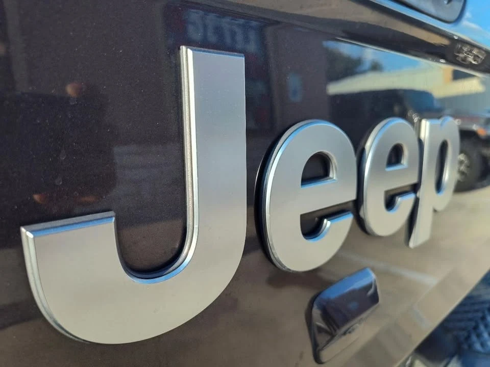 2020 Jeep JT Gladiator - Image 11 of 20