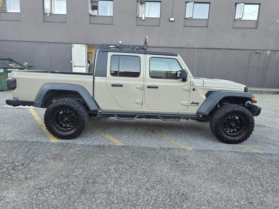 2020 Jeep JT Gladiator - Image 2 of 17