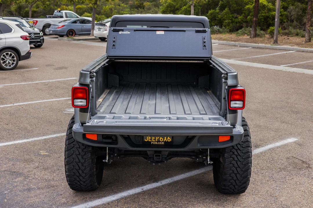 2020 Jeep JT Gladiator - Image 9 of 31