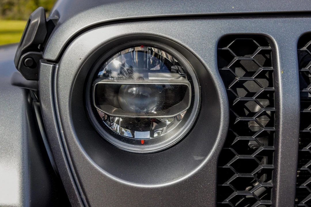 2020 Jeep JT Gladiator - Image 13 of 31