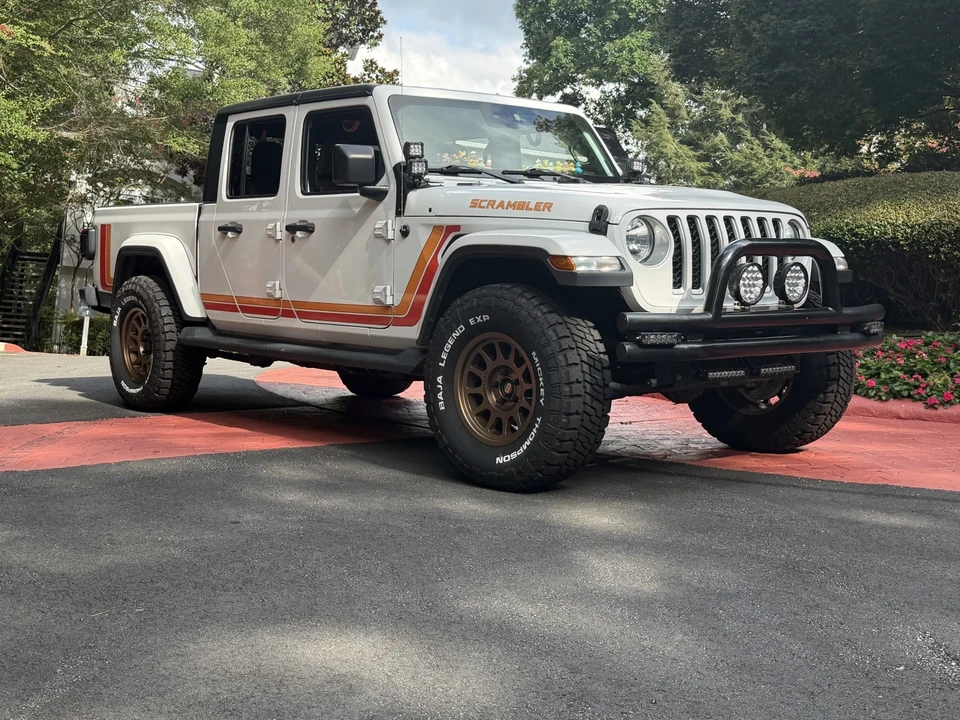 2020 Jeep JT Gladiator - Image 2 of 23