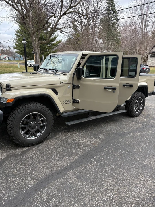 2020 Jeep JT Gladiator - Image 14 of 15