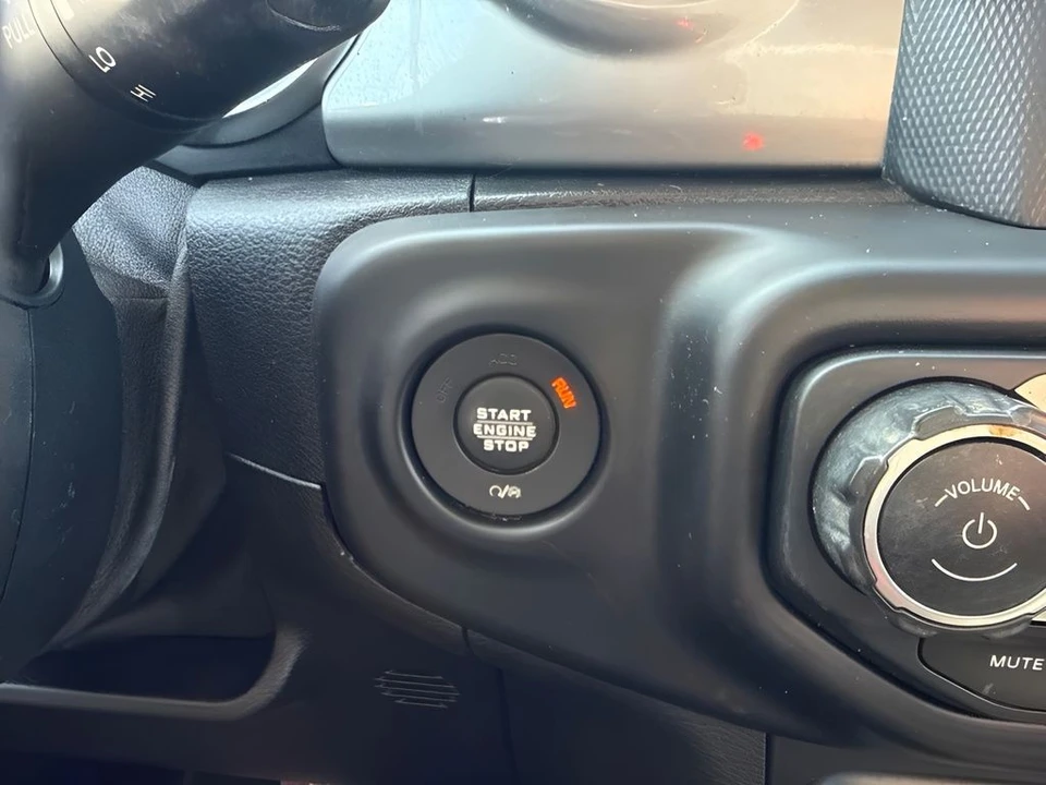 2020 Jeep JT Gladiator - Image 17 of 28