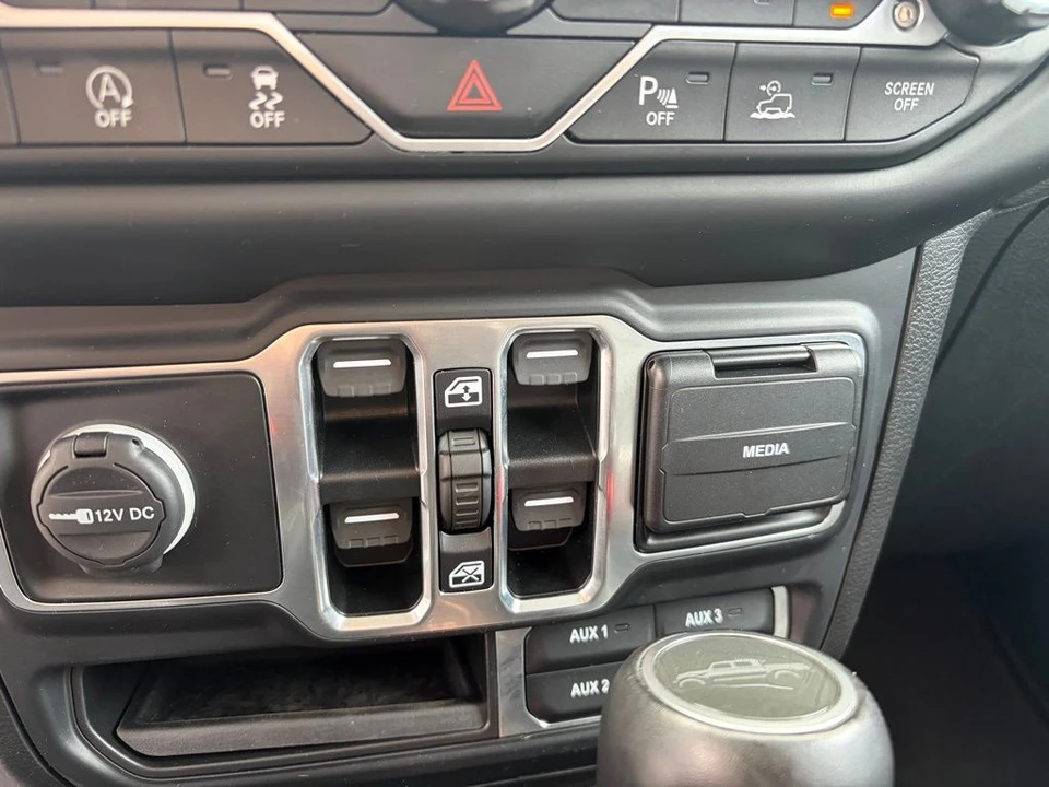 2020 Jeep JT Gladiator - Image 14 of 19