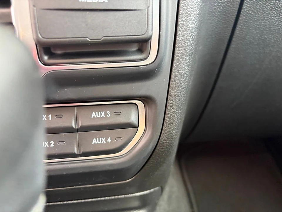 2020 Jeep JT Gladiator - Image 15 of 19