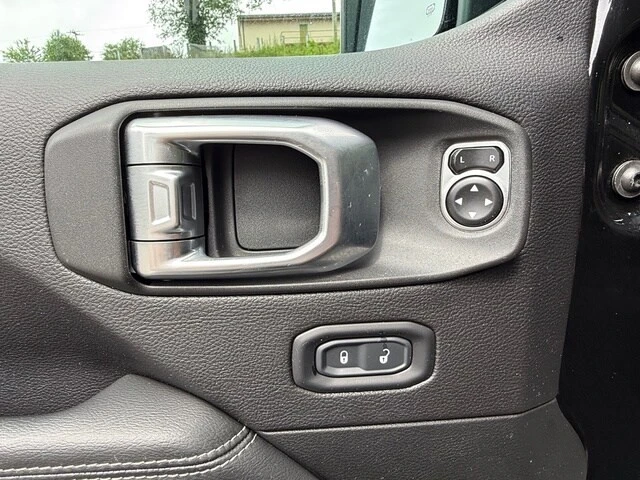 2020 Jeep JT Gladiator - Image 13 of 28