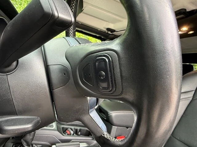 2020 Jeep JT Gladiator - Image 14 of 28
