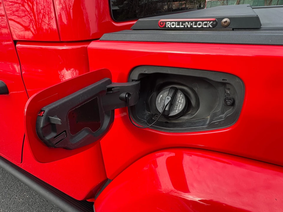 2020 Jeep JT Gladiator - Image 17 of 21
