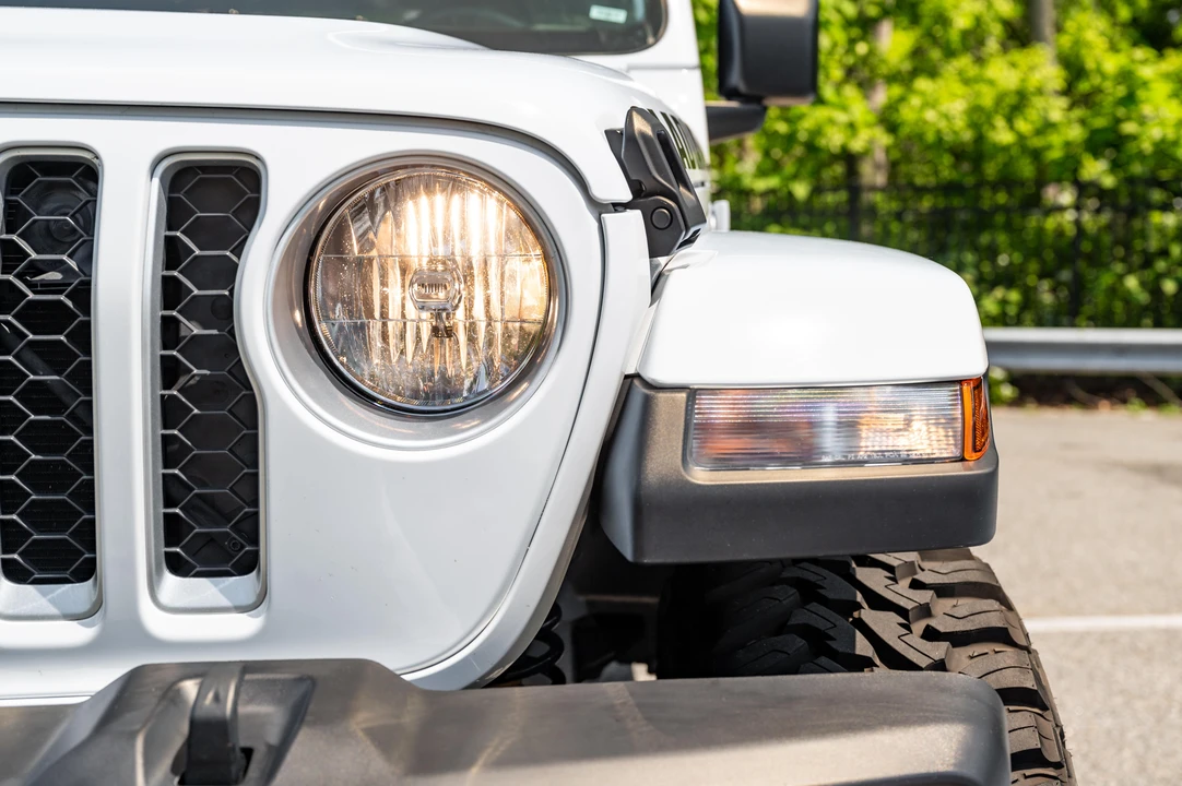 2020 Jeep JT Gladiator - Image 17 of 31