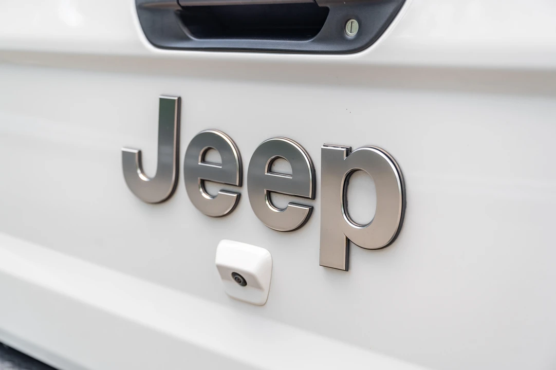 2020 Jeep JT Gladiator - Image 26 of 31