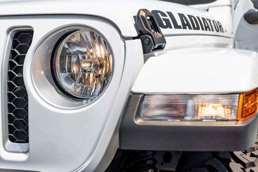 2020 Jeep JT Gladiator - Image 18 of 31
