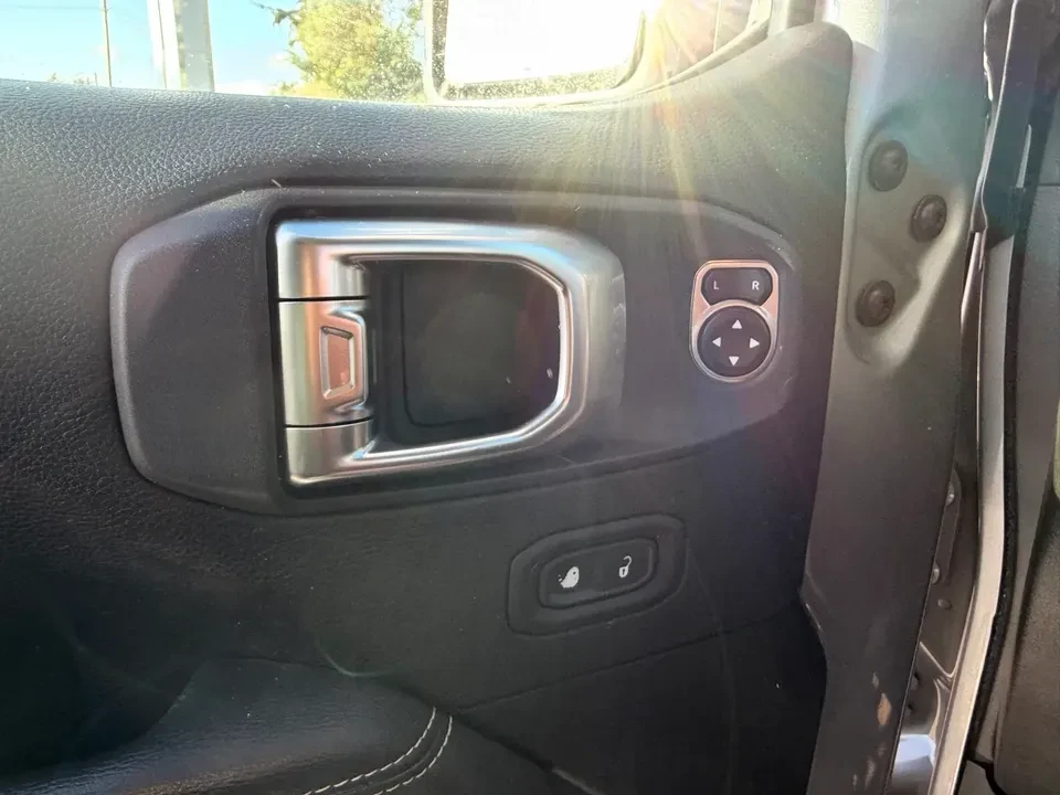 2020 Jeep JT Gladiator - Image 19 of 20