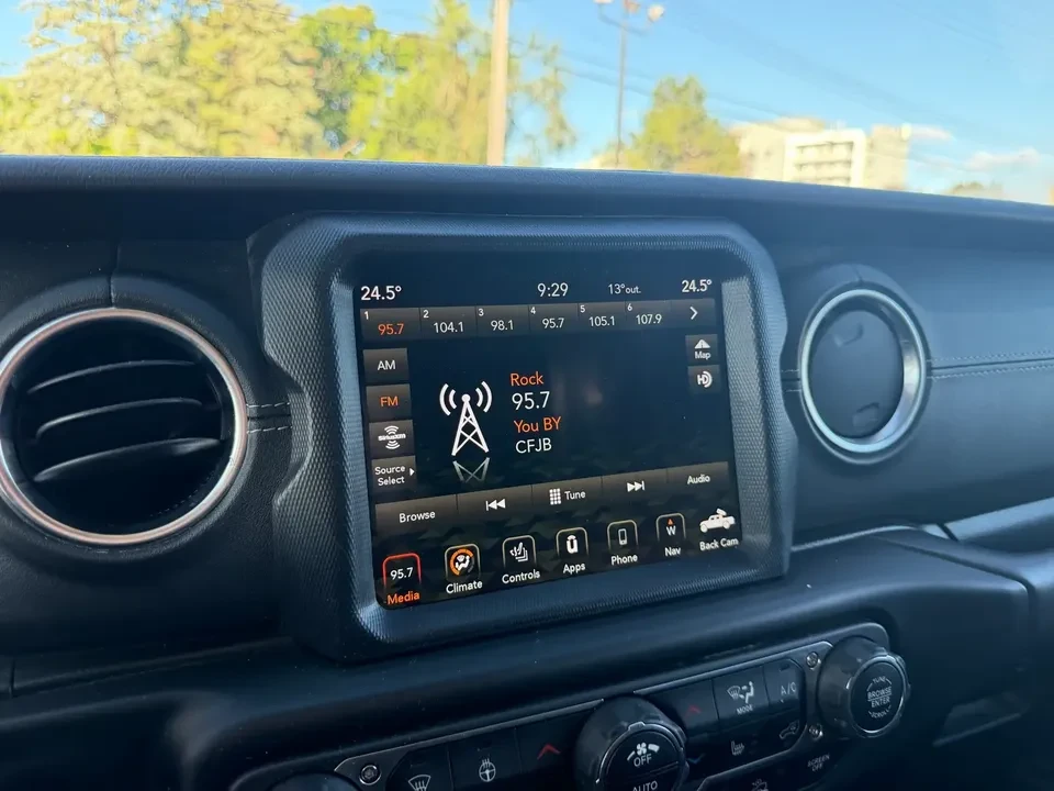 2020 Jeep JT Gladiator - Image 13 of 20