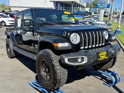 2020 Jeep Gladiator Overland Crew Cab 4WD