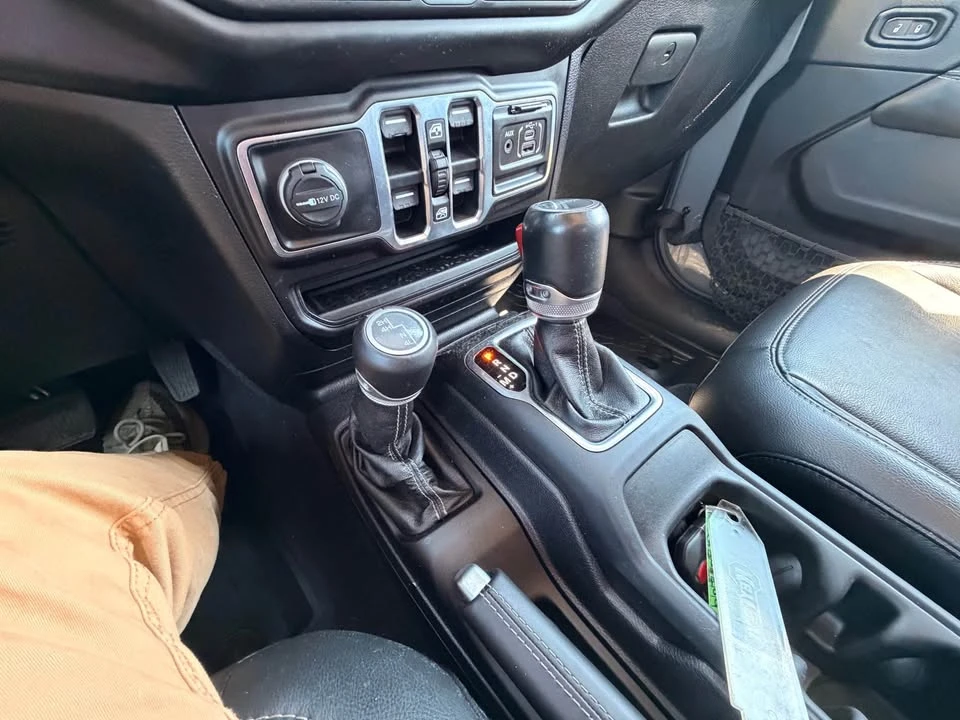2020 Jeep JT Gladiator - Image 15 of 17