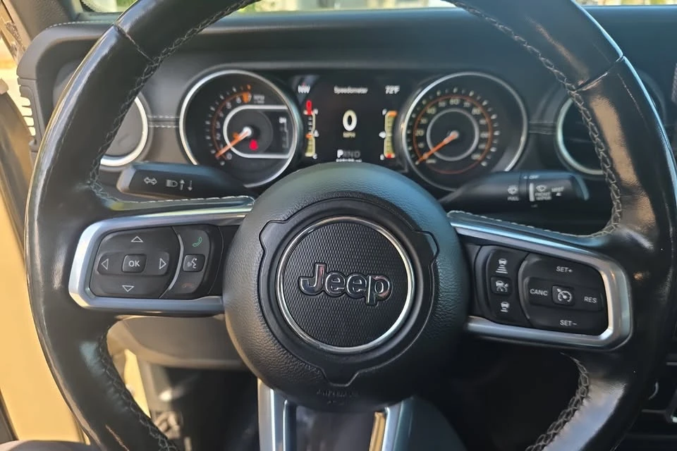 2020 Jeep JT Gladiator - Image 18 of 19
