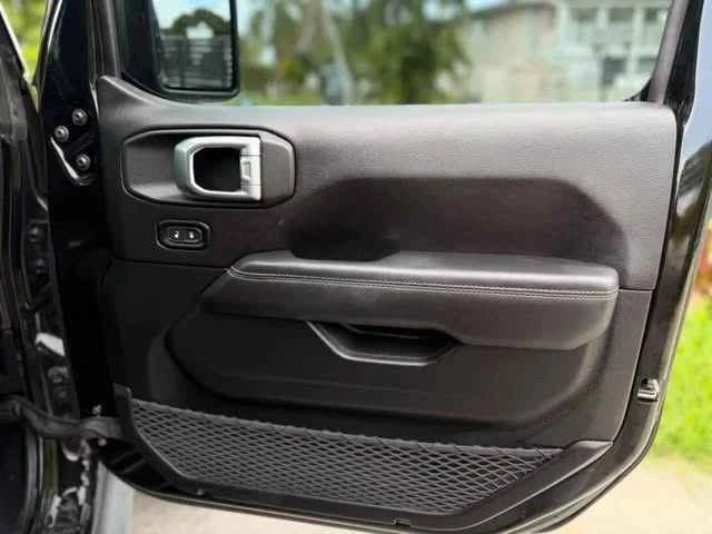 2020 Jeep JT Gladiator - Image 13 of 19
