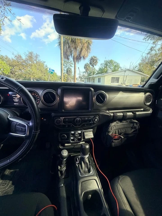 2020 Jeep JT Gladiator - Image 9 of 17