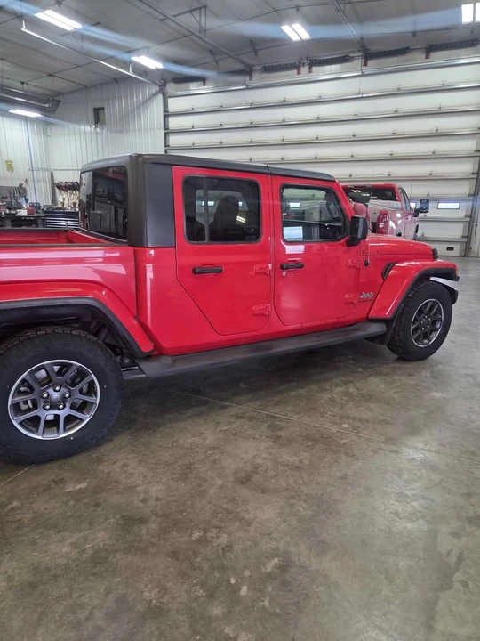2020 Jeep JT Gladiator - Image 2 of 9