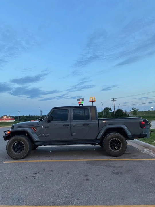 2020 Jeep JT Gladiator - Image 3 of 11
