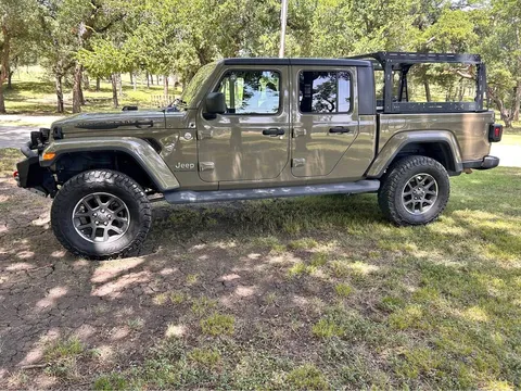 2020 Jeep Gladiator Overland Pickup 4D 5 ft