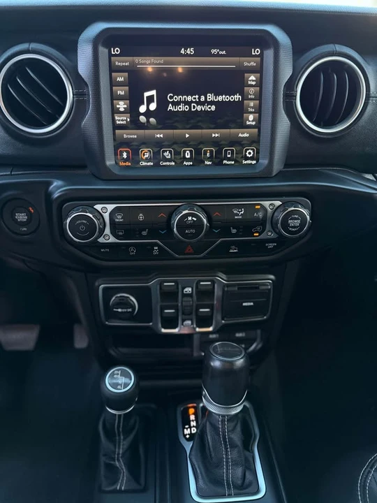 2020 Jeep JT Gladiator - Image 9 of 17