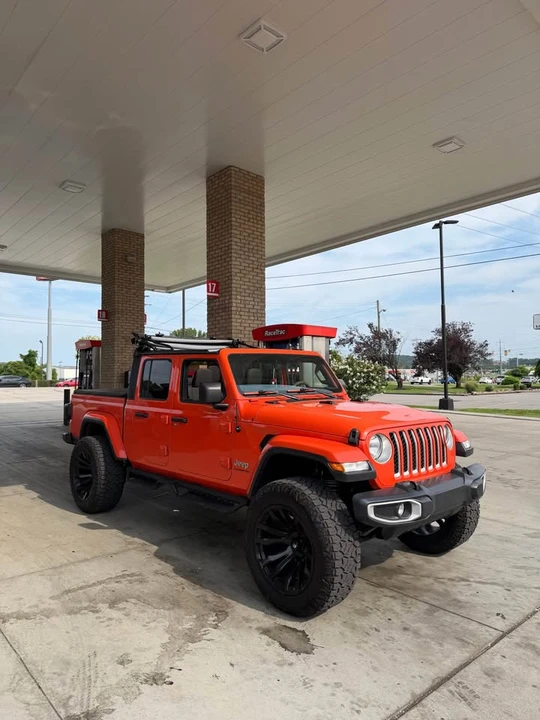 2020 Jeep JT Gladiator - Image 2 of 10