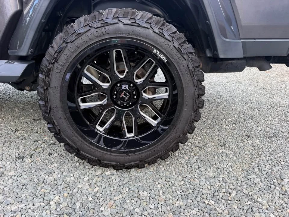 2020 Jeep JT Gladiator - Image 17 of 18