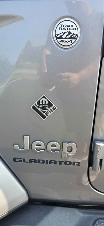 2020 Jeep JT Gladiator - Image 17 of 18