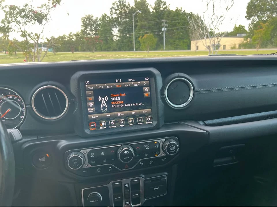 2020 Jeep JT Gladiator - Image 12 of 15