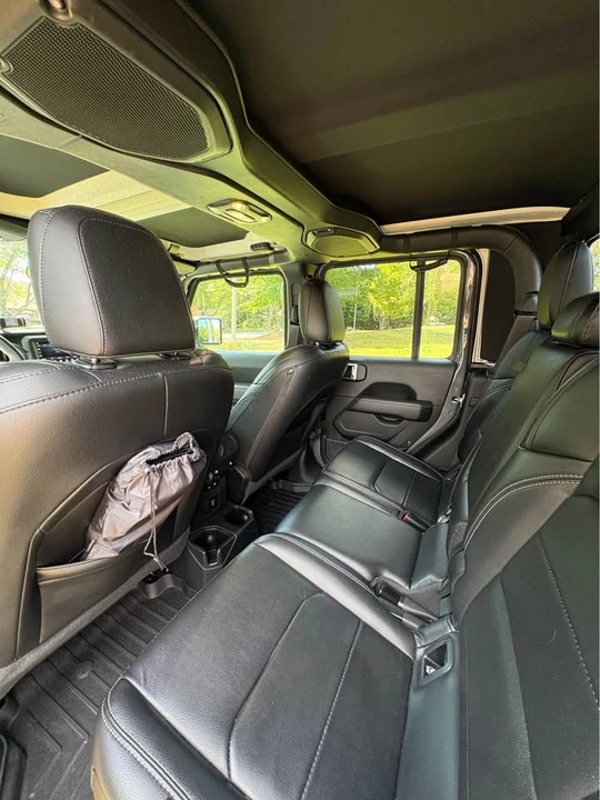 2020 Jeep JT Gladiator - Image 17 of 18