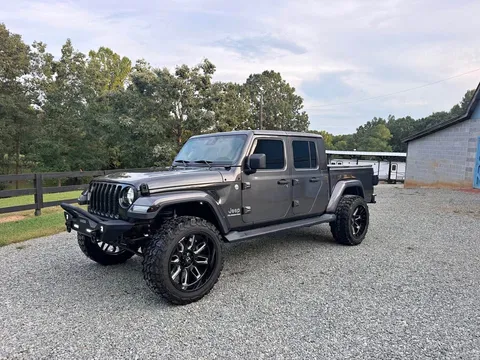 2020 Jeep Gladiator Overland Pickup 4D 5 ft