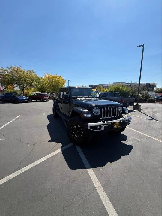 2020 Jeep JT Gladiator - Image 2 of 10
