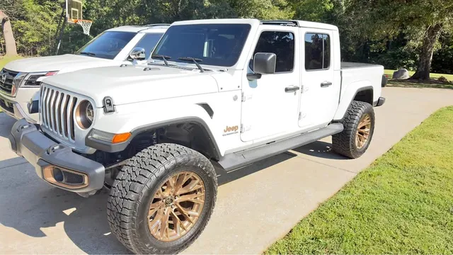 2020 Jeep Gladiator Overland Pickup 4D 5 ft