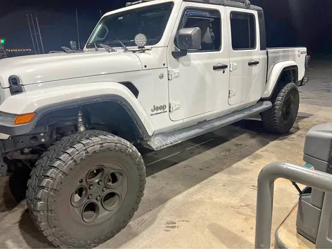 2020 Jeep Gladiator Overland Pickup 4D 5 ft