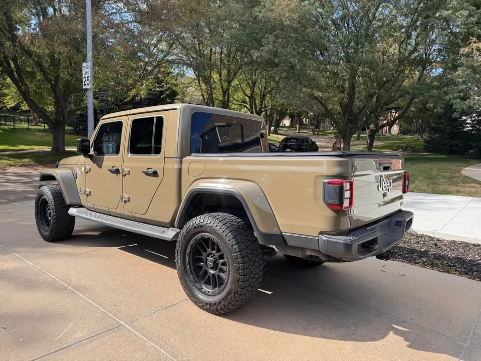2020 Jeep JT Gladiator - Image 2 of 11