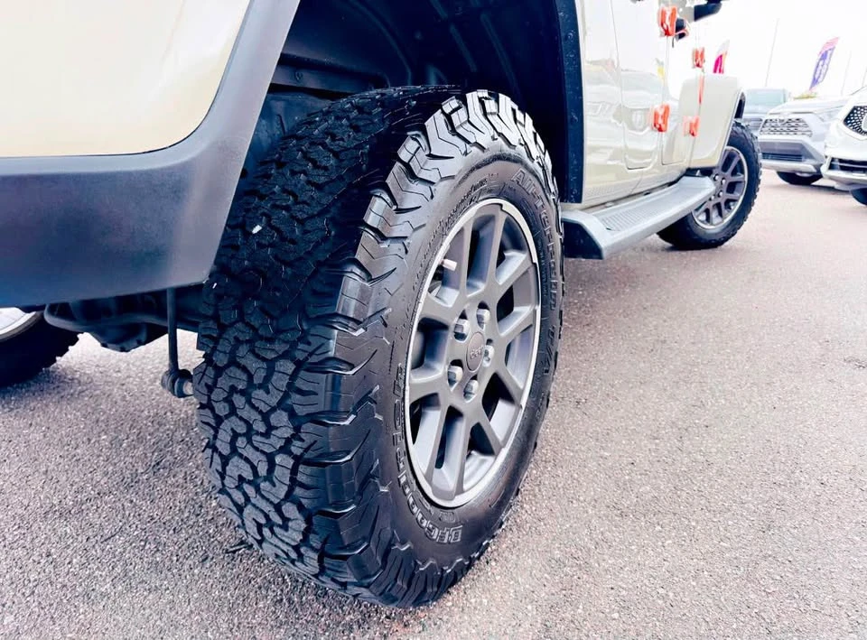 2020 Jeep JT Gladiator - Image 14 of 20