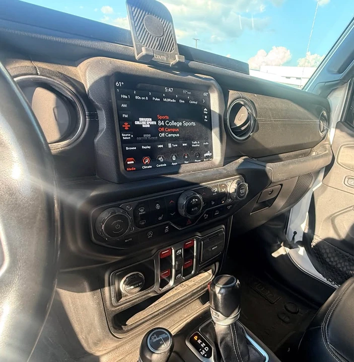 2020 Jeep JT Gladiator - Image 11 of 16