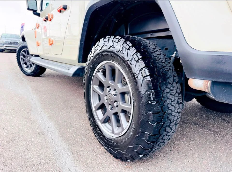 2020 Jeep JT Gladiator - Image 13 of 20