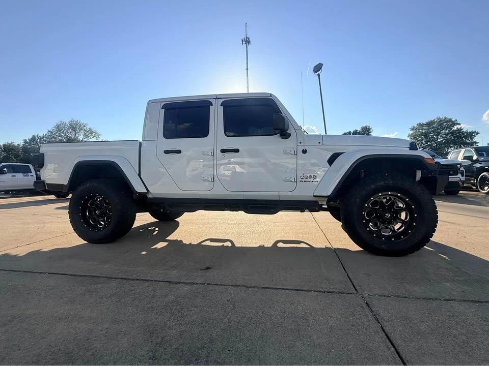 2020 Jeep JT Gladiator - Image 2 of 16