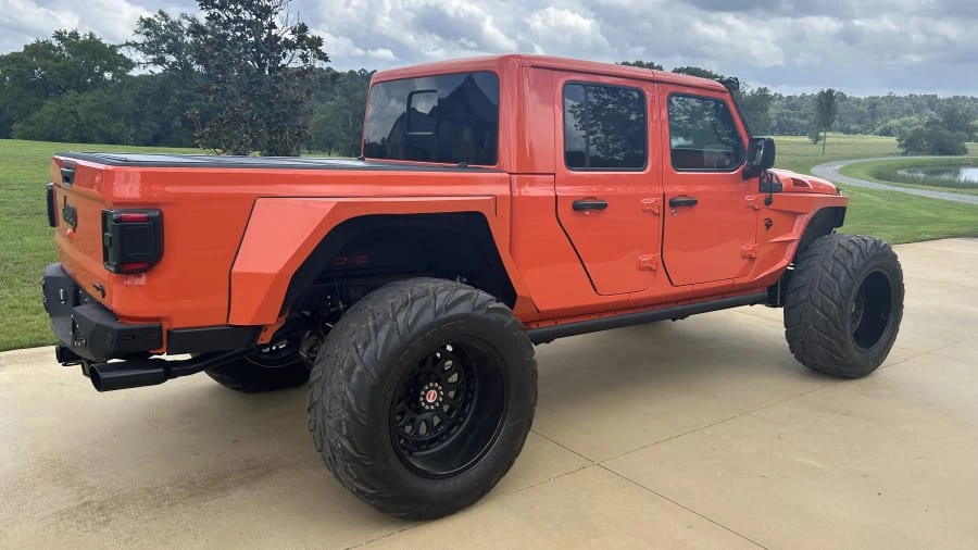 2020 Jeep JT Gladiator - Image 2 of 15