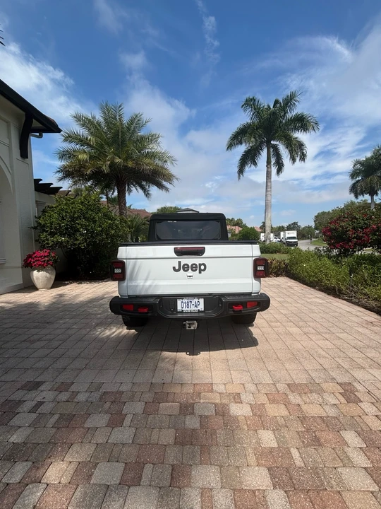 2020 Jeep JT Gladiator - Image 2 of 9