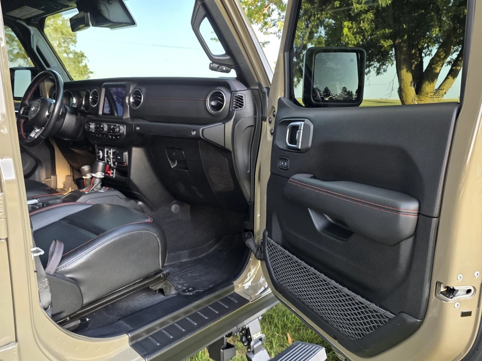 2020 Jeep JT Gladiator - Image 25 of 31