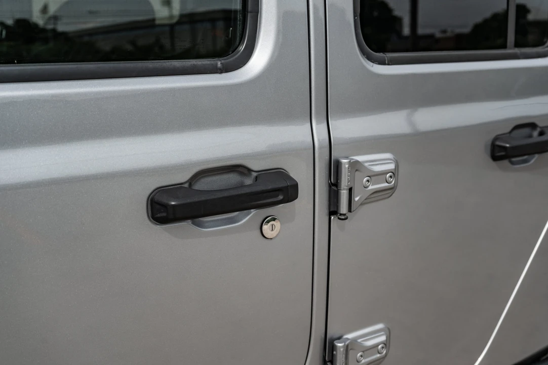 2020 Jeep JT Gladiator - Image 19 of 31