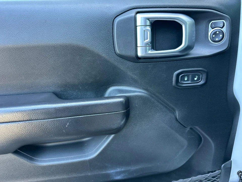 2020 Jeep JT Gladiator - Image 11 of 31