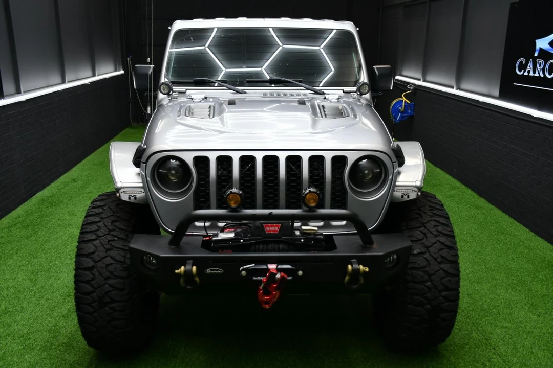 2020 Jeep JT Gladiator - Image 19 of 31
