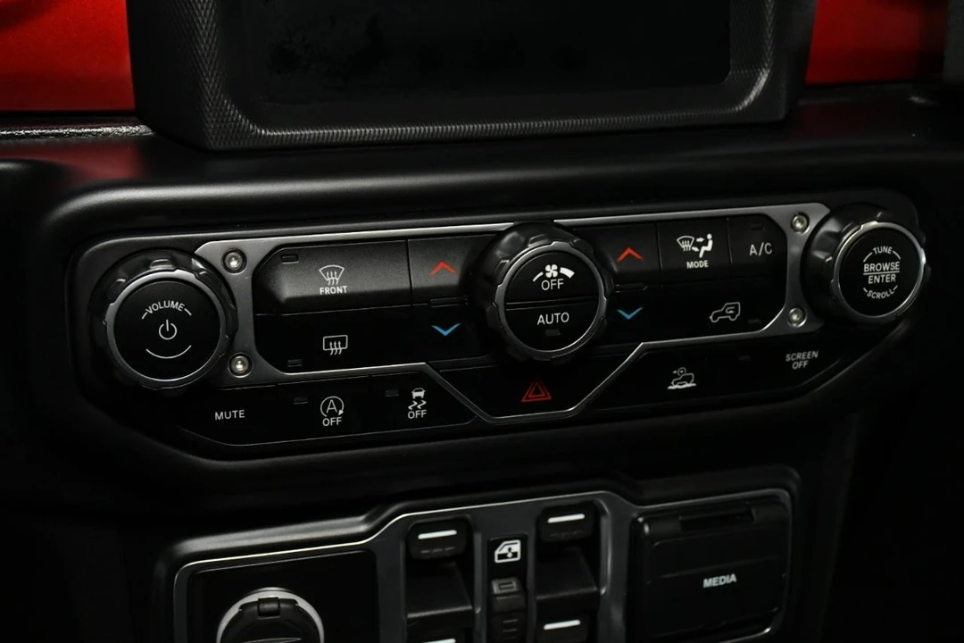 2020 Jeep JT Gladiator - Image 29 of 31